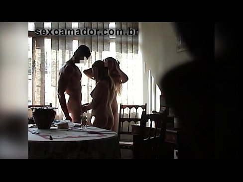 ❤️ Sexvänner bjuder in en gigantisk man och en trekant med honom ️ Fuckvideo at sv.bsglass.ru ❌❤