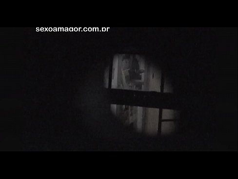 ❤️ Blondie blir hemligt videofilmad av en voyeur från grannskapet gömd bakom ihåliga tegelstenar ️ Fuckvideo at sv.bsglass.ru ❌❤